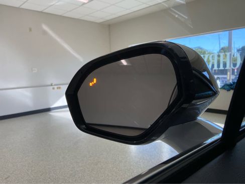 Used 2025 Lincoln Corsair Grand Touring image 44