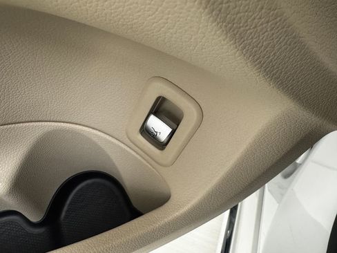 Used 2018 Mercedes-Benz C 300 4MATIC Sedan image 26