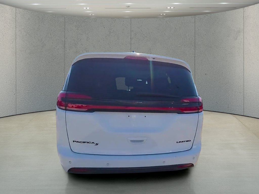 Used 2025 Chrysler Pacifica Limited FWD image 44