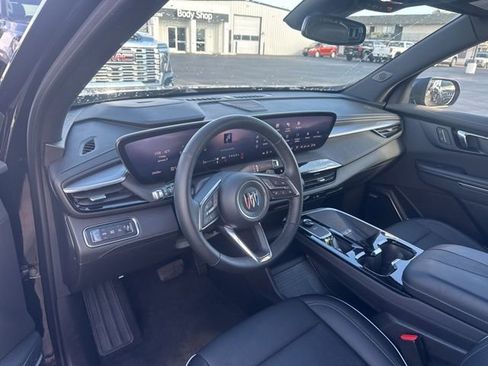 Used 2025 Buick Enclave Preferred image 11
