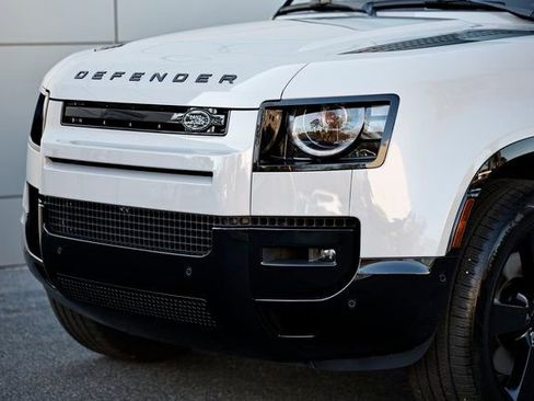 New 2026 Land Rover Defender 110 X-Dynamic SE image 2