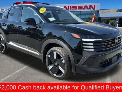 New 2026 Nissan Kicks SR w/ Cold Weather Package