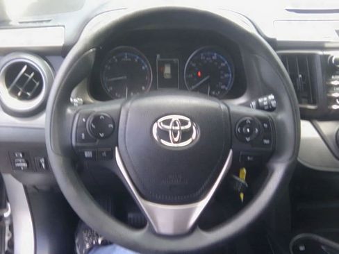 Used 2017 Toyota RAV4 LE w/ Preferred Accessory Package AWD/4WD image 8