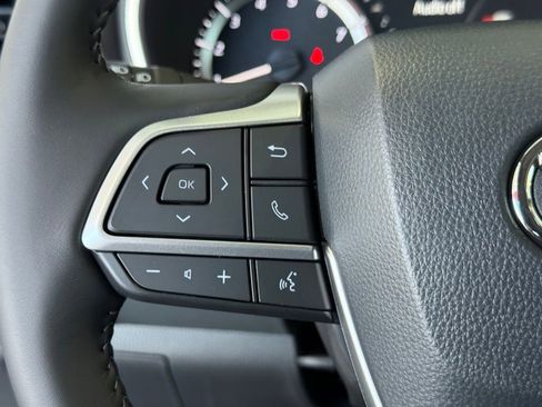 New 2026 Toyota Highlander XLE image 21