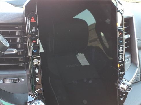 New 2026 RAM 2500 Laramie AWD/4WD image 30