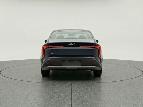 Used 2025 Kia K4 LXS image 7