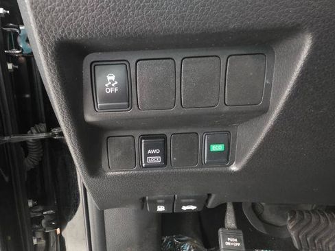 Used 2018 Nissan Rogue Sport S w/ S Appearance Package AWD/4WD image 15