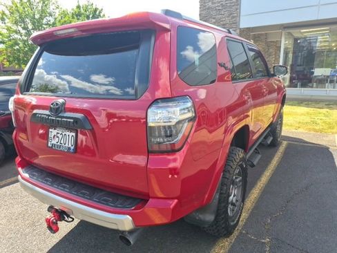 Used 2018 Toyota 4Runner TRD Off-Road Premium w/ TRD Performance Package AWD/4WD image 4