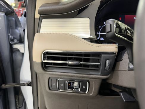 Used 2022 Lincoln Corsair FWD image 20