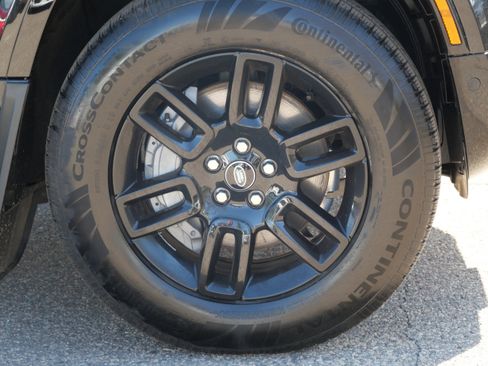 Used 2022 Land Rover Defender 110 X-Dynamic SE AWD/4WD image 7