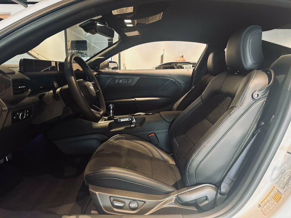 Used 2025 Ford Mustang Dark Horse RWD image 11