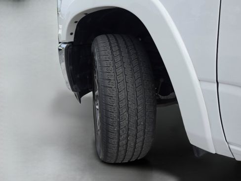 Used 2025 RAM 1500 Laramie AWD/4WD image 37
