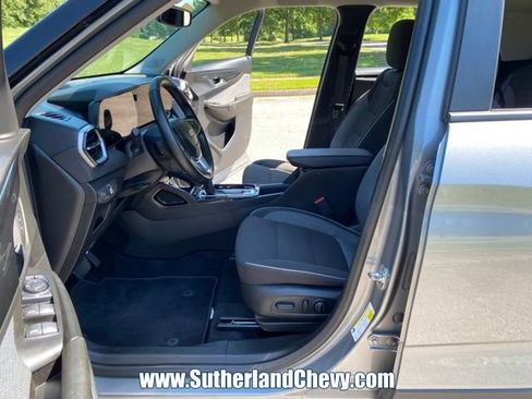 Used 2024 Chevrolet TrailBlazer LT w/ Convenience Package AWD/4WD image 16
