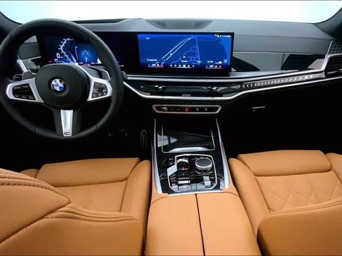 Used 2026 BMW X7 xDrive40i AWD/4WD image 16