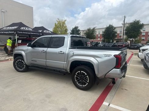 Used 2024 Toyota Tacoma TRD Sport RWD image 5