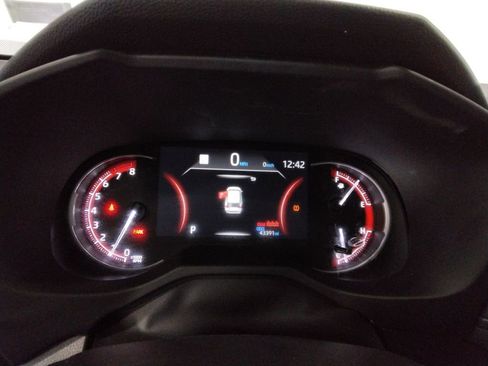 Used 2024 Toyota RAV4 LE image 17