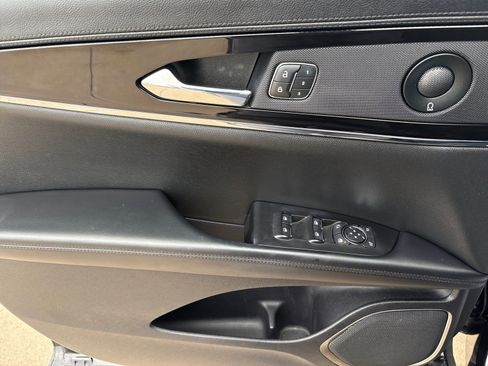 Used 2022 Lincoln Nautilus Reserve w/ Equipment Group 201A image 14