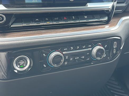 Used 2022 Chevrolet Silverado 1500 LT image 32