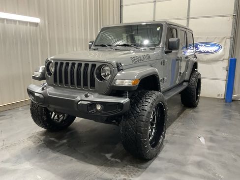 Used 2022 Jeep Wrangler Unlimited Sahara image 3