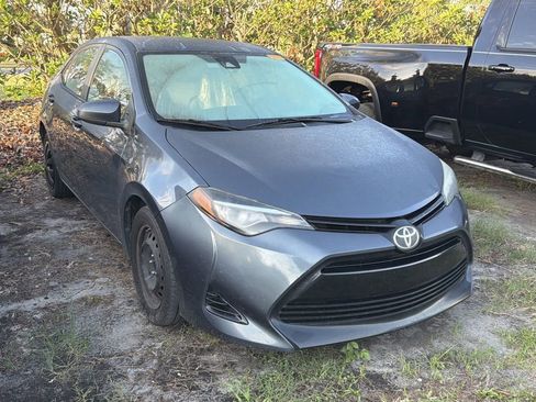 Used 2017 Toyota Corolla LE FWD image 1