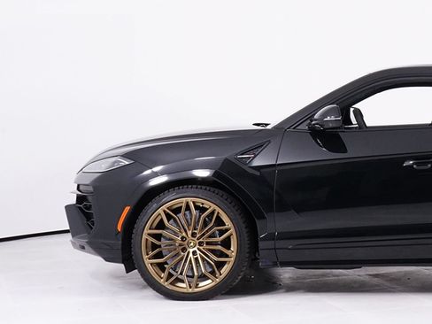 Used 2025 Lamborghini Urus Performante AWD/4WD image 12