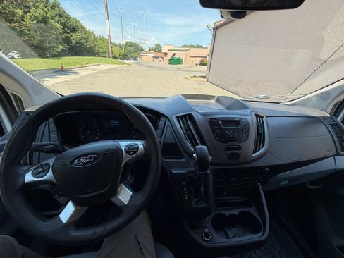 Used 2019 Ford Transit 250 148 Medium Roof RWD image 13