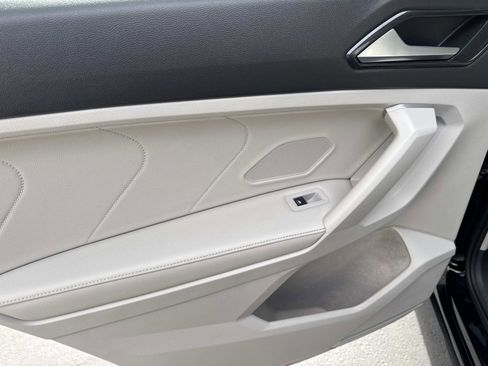 Certified 2023 Volkswagen Tiguan SE R-Line FWD image 8