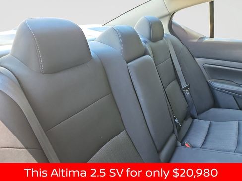 Used 2025 Nissan Altima 2.5 SV FWD image 45