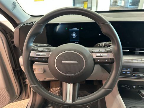 Used 2025 Hyundai Kona SEL image 28