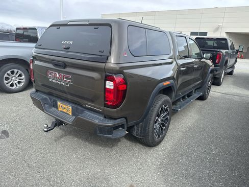 Used 2024 GMC Canyon Denali AWD/4WD image 3