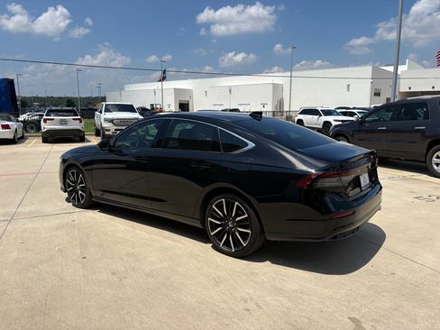 Used 2024 Honda Accord Touring image 6