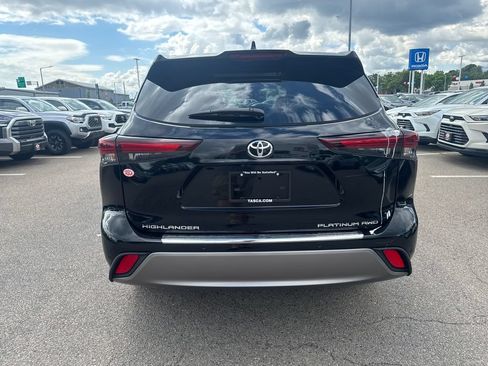 Used 2024 Toyota Highlander Platinum AWD/4WD image 6