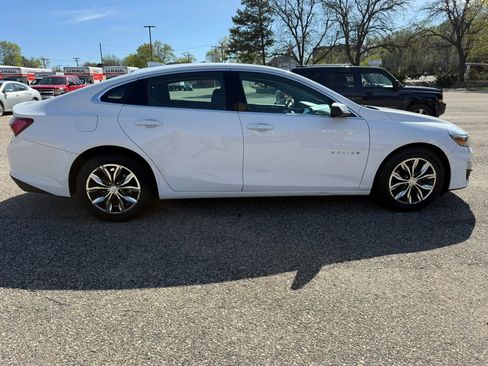 Used 2019 Chevrolet Malibu LT FWD image 9