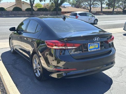 Used 2017 Hyundai Elantra SE FWD image 5