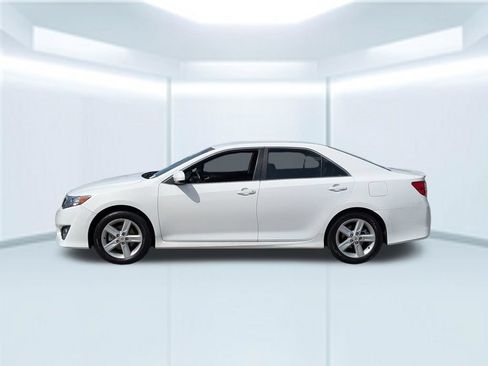 Used 2012 Toyota Camry SE FWD image 2