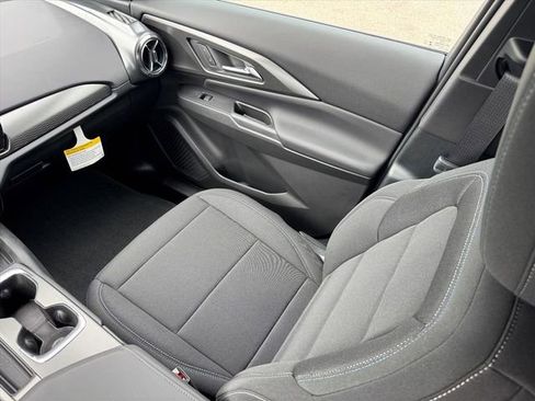 New 2026 Chevrolet Equinox EV LT image 15