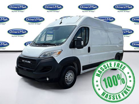 Used 2025 RAM ProMaster 2500 w/ Convenience Group FWD image 3