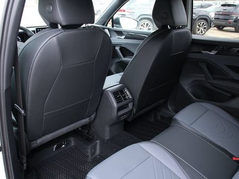 New 2026 Volkswagen Tiguan SE R-Line FWD image 26