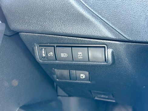 Used 2023 Toyota Corolla Cross AWD Hybrid w/ Moonroof Package image 29