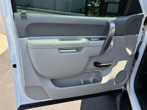 Used 2011 Chevrolet Silverado 2500 W/T RWD image 16