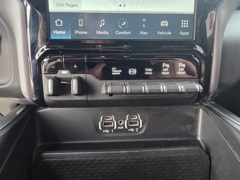 Used 2024 RAM 3500 Laramie w/ Night Edition image 16