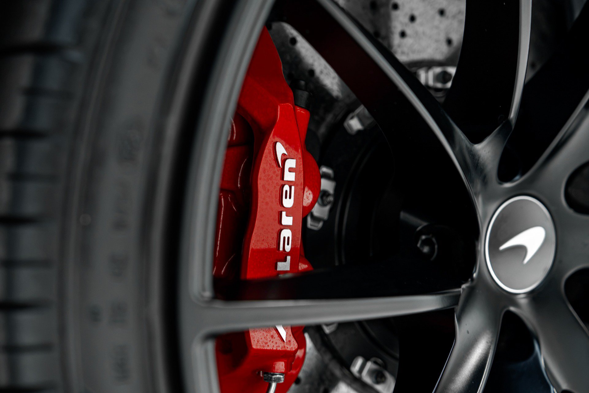 Used 2021 McLaren 720S Performance RWD image 34
