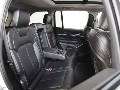 Used 2022 Jeep Grand Cherokee Limited 4xe AWD/4WD image 10