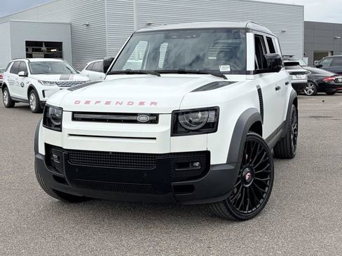 Used 2023 Land Rover Defender 110 SE AWD/4WD image 3