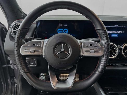 Used 2022 Mercedes-Benz EQB 300 EQB 300 image 14