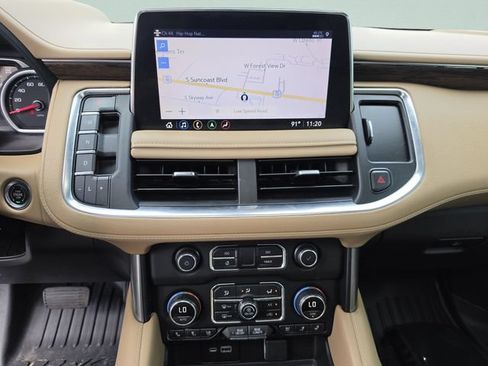 Used 2021 Chevrolet Tahoe Premier w/ Premium Package AWD/4WD image 27