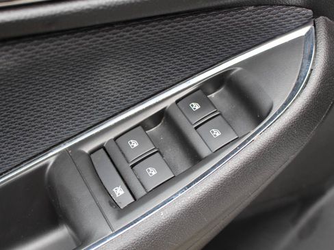 Used 2018 Chevrolet Cruze LT FWD image 13