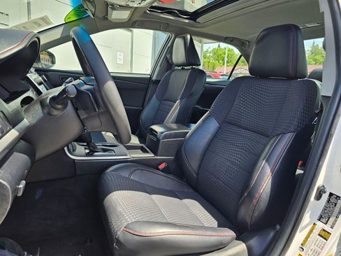 Used 2015 Toyota Camry SE w/ Moonroof Package FWD image 19