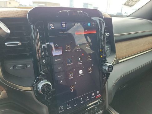 Used 2023 RAM 3500 Limited image 13