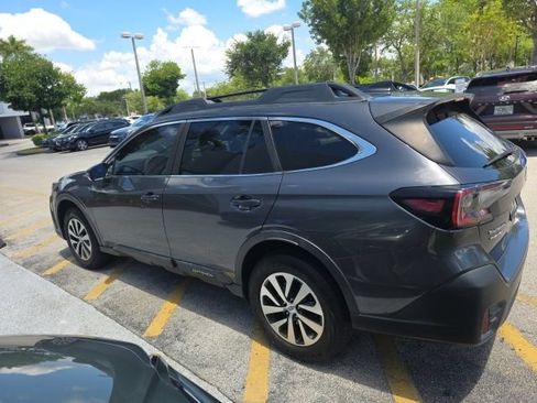 Used 2021 Subaru Outback Premium AWD/4WD image 5